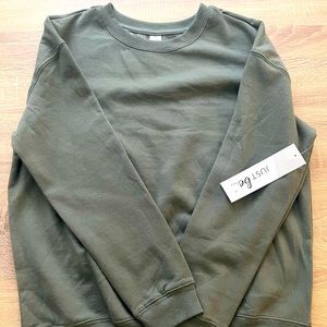 Comfy Just Be sweatshirt❤️